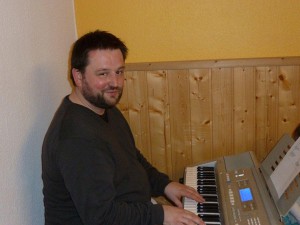 Oliver Ramacher - Keyboard